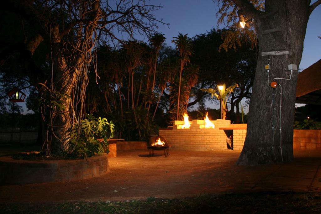 פאלאבורווה Sunbird Lodge מראה חיצוני תמונה