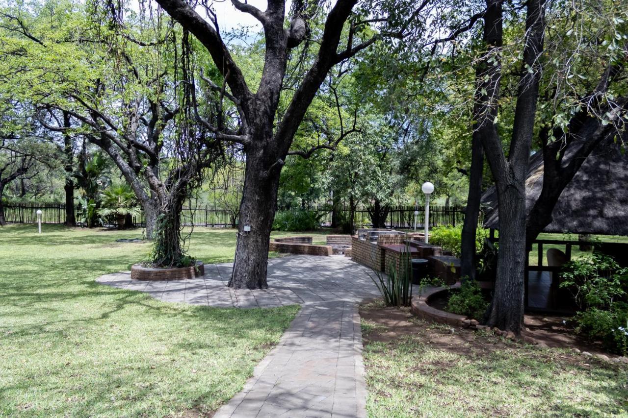 פאלאבורווה Sunbird Lodge מראה חיצוני תמונה