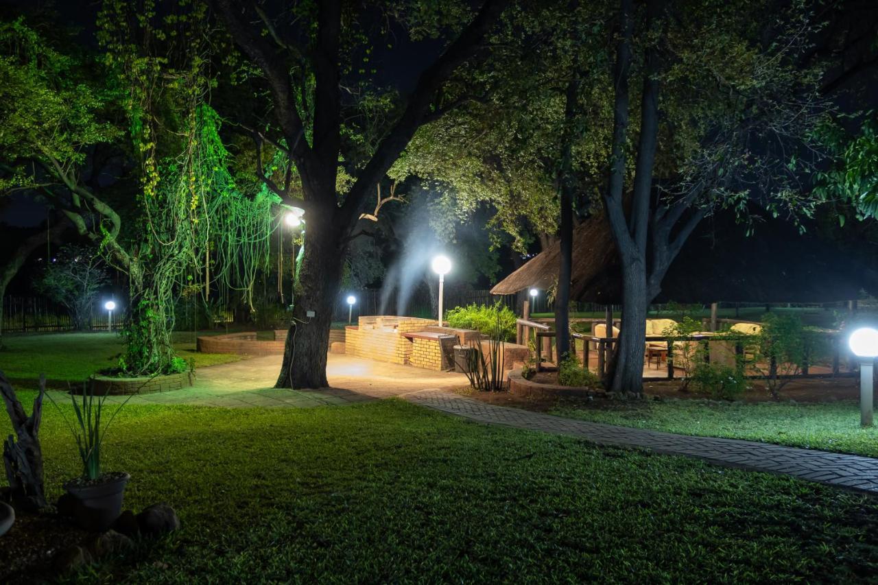 פאלאבורווה Sunbird Lodge מראה חיצוני תמונה