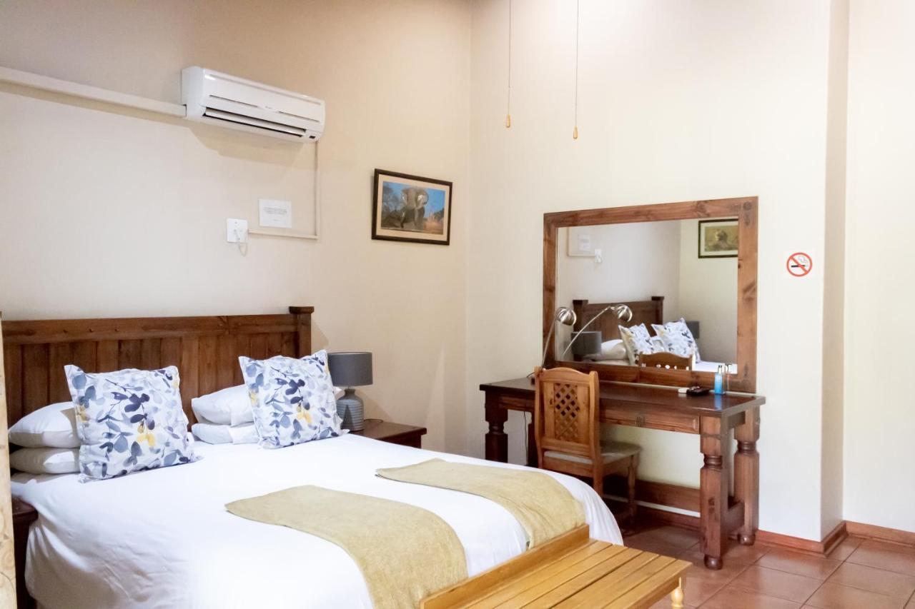פאלאבורווה Sunbird Lodge מראה חיצוני תמונה