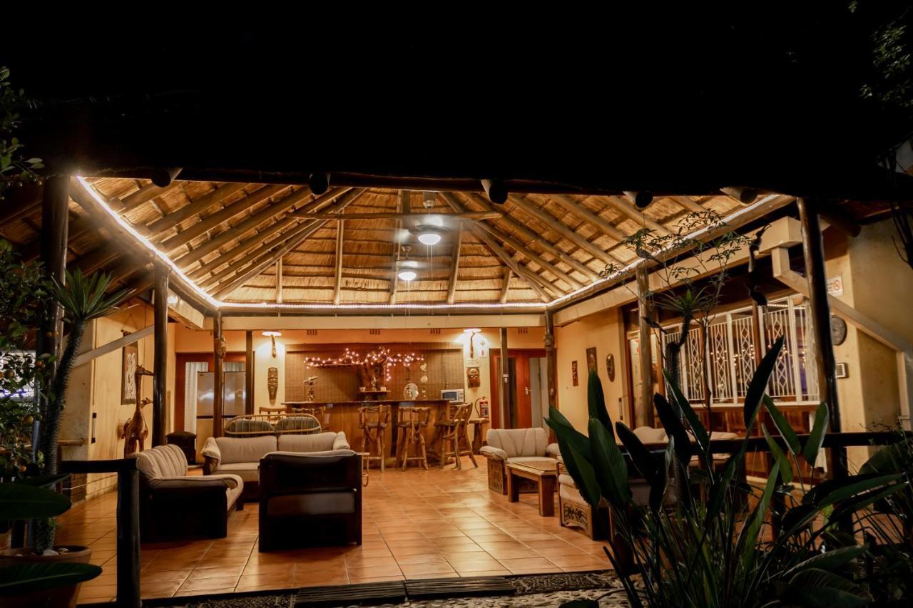 פאלאבורווה Sunbird Lodge מראה חיצוני תמונה