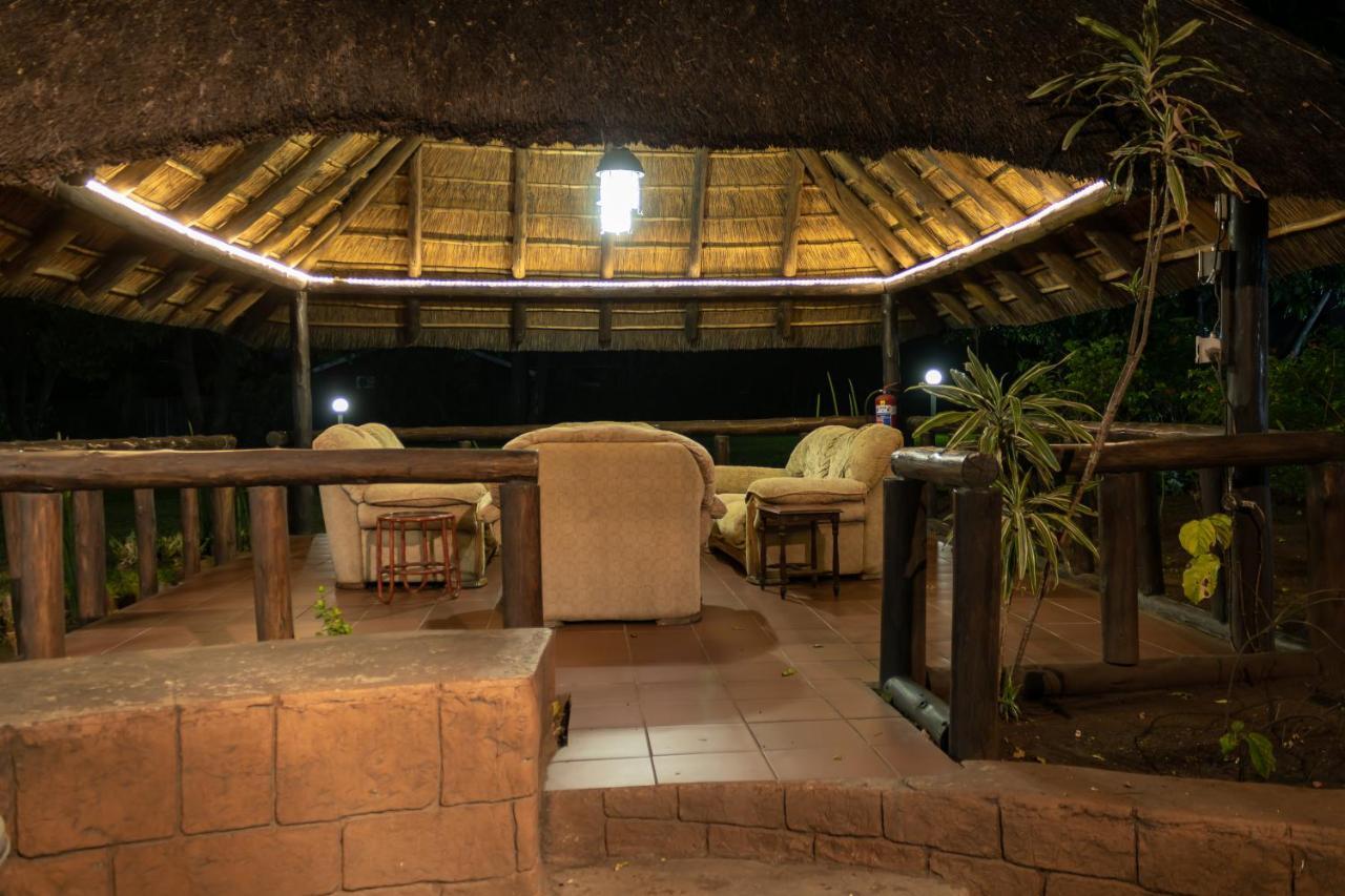 פאלאבורווה Sunbird Lodge מראה חיצוני תמונה
