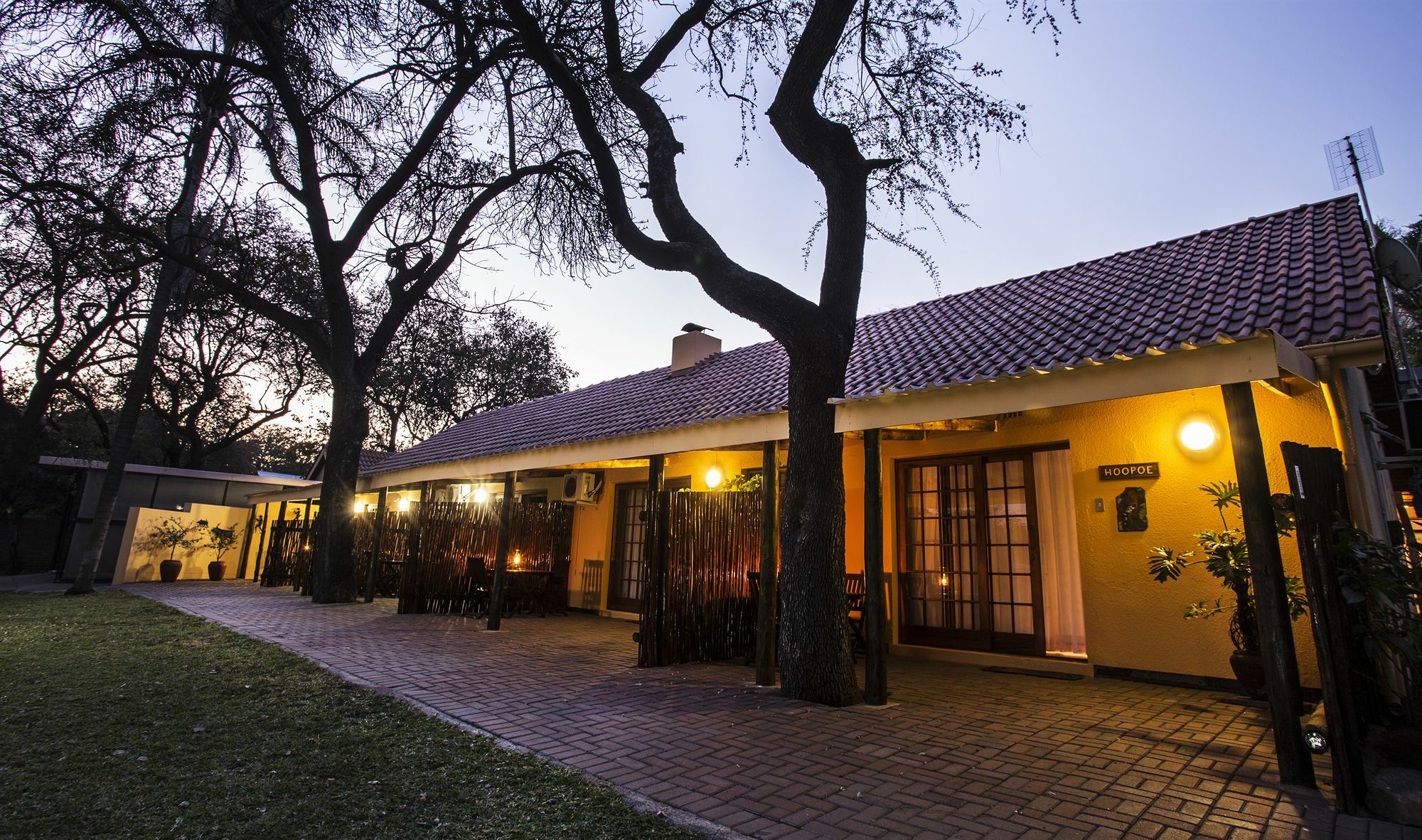 פאלאבורווה Sunbird Lodge מראה חיצוני תמונה