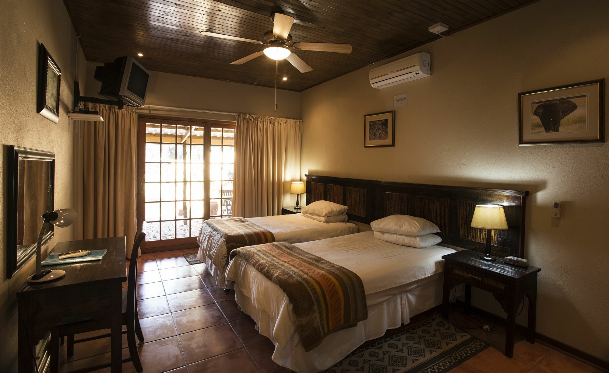 פאלאבורווה Sunbird Lodge מראה חיצוני תמונה